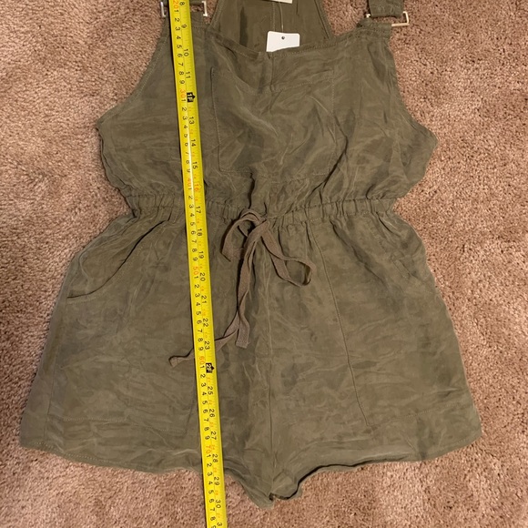 Elastic waist band romper - Picture 5 of 5